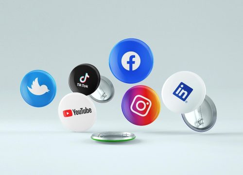 网络安全防护概念图，盾牌图
标图标与网络节点连线，深色背景焦橙色主题，专业信息安全视觉风格